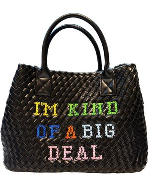 Lilly Loves I'M Kind Of A Big Deal Handbag - Black