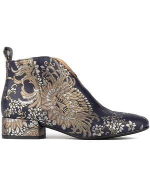 Embassy London USA Iris - Brown