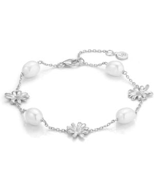 Lulu B London Daisy Flower & Pearl Chain Bracelet - Metallic