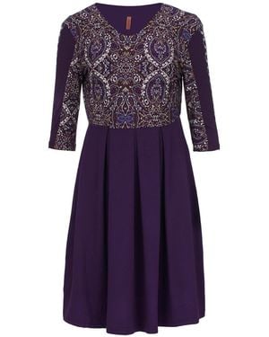 Conquista Print Detail Dress With Full Pleated Skirt - Purple