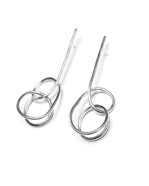 Oolo London Slow Moving Tangle Earrings - White