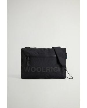 Woolrich Borsa A Tracolla Con Logo - Nero