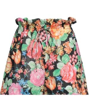 ANDAMANE Shorts & Bermuda Shorts - Red