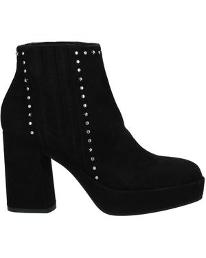 Janet & Janet Ankle Boots - Black