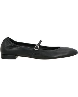 Stuart Weitzman Ballet Flats - Black