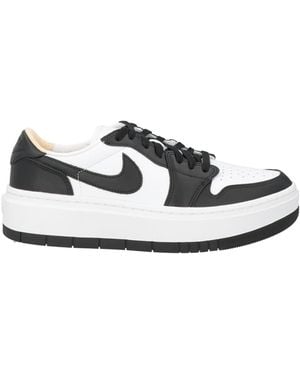 Nike Trainers - White