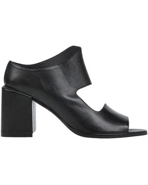 LE BOHÉMIEN Sandals Soft Leather - Black