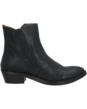 Emanuélle Vee Ankle Boots - Black