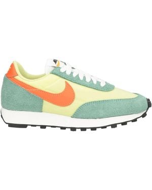 Nike Trainers - Green