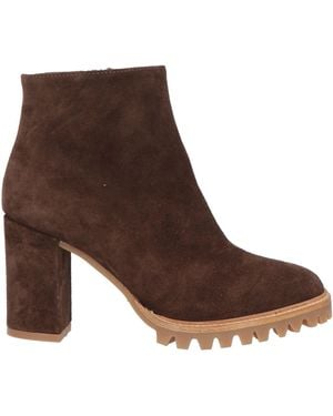 Anna F. Ankle Boots - Brown
