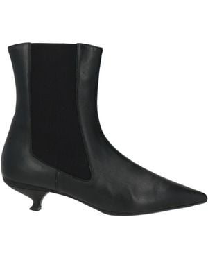 Carla G Ankle Boots - Black