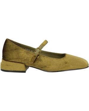 Jeannot Court Shoes - Green