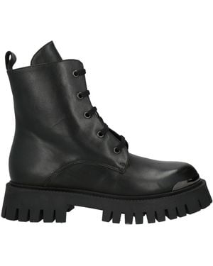Nila & Nila Ankle Boots - Black