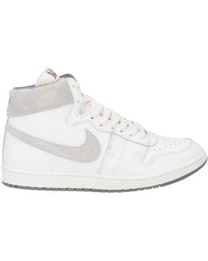 Nike Trainers - White