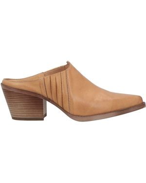 SOFIA MARE Mules & Clogs - Brown