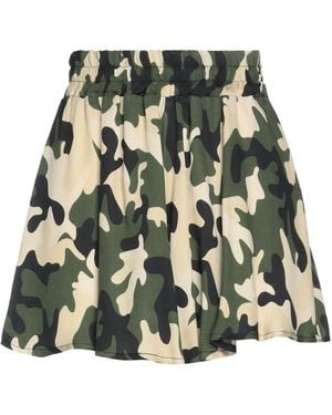 DIMORA Shorts & Bermuda Shorts - Green