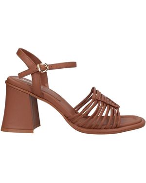 Jeannot Sandals - Brown