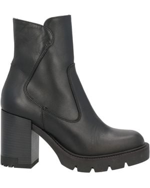 Janet & Janet Ankle Boots - Black