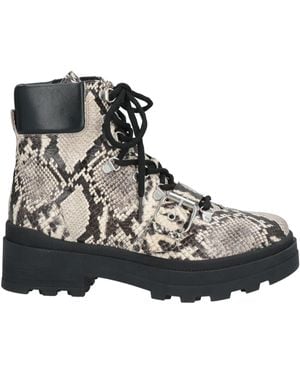 Janet & Janet Ankle Boots - Black