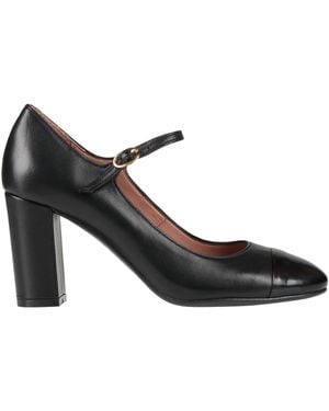 Ovyè Court Shoes - Black