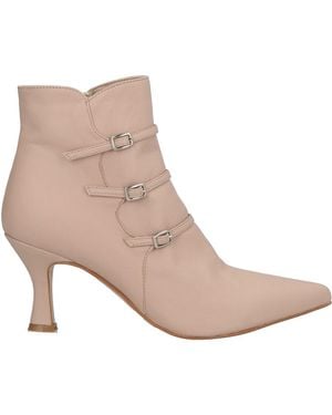 Ovyè Ankle Boots - Brown