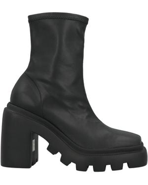 Vic Matié Ankle Boots - Black