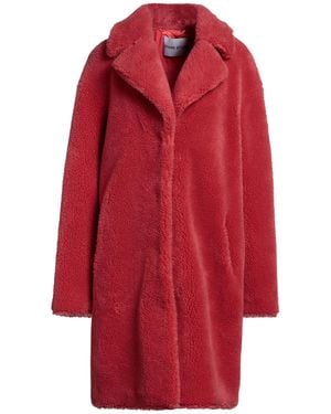 Stand Studio Borreguito y pelo ecológico - Rojo