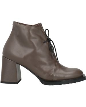 LE BOHÉMIEN Taupe Ankle Boots Calfskin - Brown