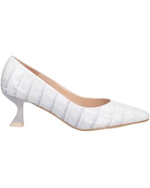 Zinda Pumps - White