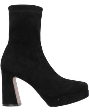 Emanuélle Vee Ankle Boots - Black
