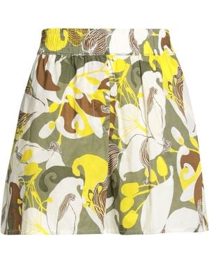 Maliparmi Shorts & Bermuda Shorts Cotton - Yellow