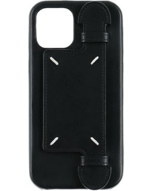 【MAISON MARGIELA】BLACK RUBBERIZED PHONE CASE Maison Margiela iPhone 16 Phone Cover (Black) – CNCPTS