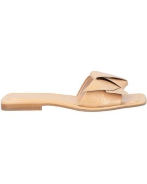 Zinda Sandals - Natural