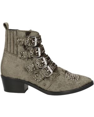 Janet & Janet Ankle Boots - Brown