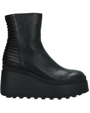 Vic Matié Ankle Boots - Black