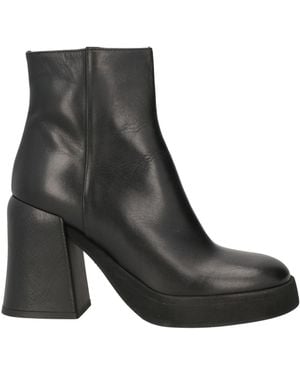 Strategia Ankle Boots - Black