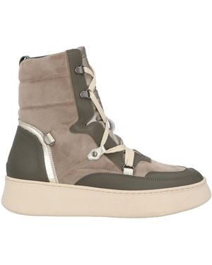 Janet & Janet Ankle Boots - Brown