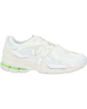 New Balance Trainers - White