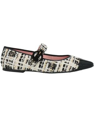 Pretty Ballerinas Ballet Flats - White