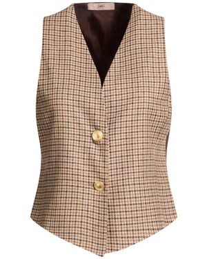 Carla G Couture-Weste - Braun