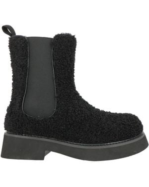 Tosca Blu Ankle Boots - Black