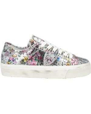 Philippe Model Trainers - White
