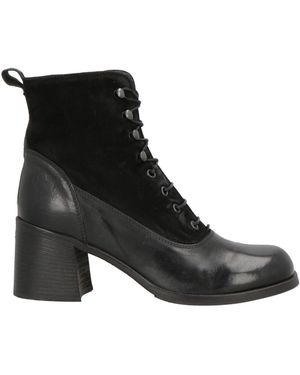 Moma Ankle Boots - Black