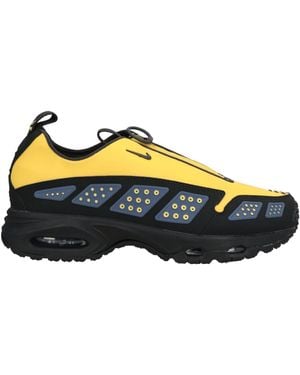 Nike Trainers - Yellow