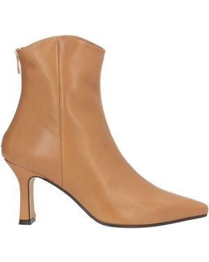 LARA MAY Camel Ankle Boots Calfskin - Brown