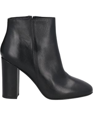 Rebel Queen Ankle Boots - Black