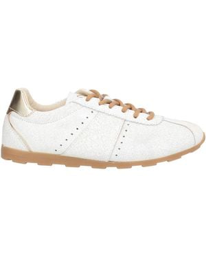 Ovyè Trainers - White