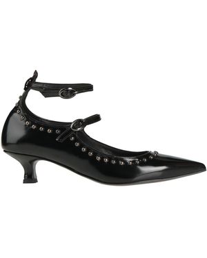 Ovyè Court Shoes - Black