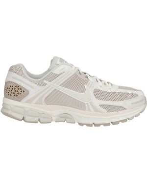 Nike Trainers - White