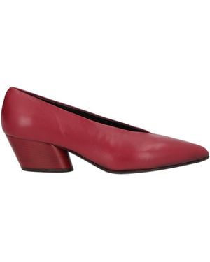Halmanera Pumps - Red